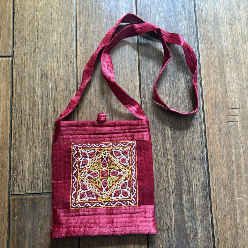 Vintage Red Silk Kutch Embroidered Sling Bag Mirror Work Boho Purse - Picture 1 of 9